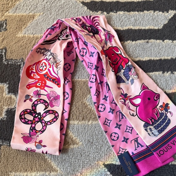 Louis Vuitton Pink and Purple Patterned Scarf AUTHENTIC - Picture 1 of 3